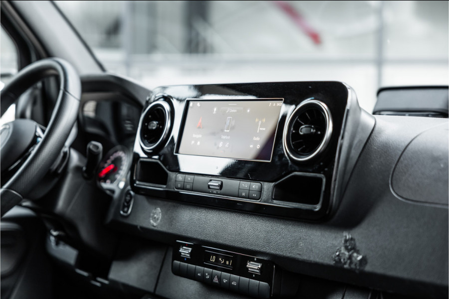 Mercedes-Benz Sprinter 317 1.9 CDI L2H2 | AMG | LED | CarPlay | Camera | Navigatie | Stoelverwarming | Cruise control | Dealer onderhouden | Lederen bekleding | Nieuwe APK | 12 maanden garantie | L2H2