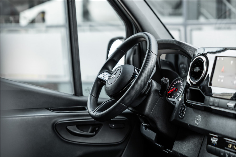 Mercedes-Benz Sprinter 317 1.9 CDI L2H2 | AMG | LED | CarPlay | Camera | Navigatie | Stoelverwarming | Cruise control | Dealer onderhouden | Lederen bekleding | Nieuwe APK | 12 maanden garantie | L2H2