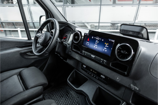 Mercedes-Benz Sprinter 317 1.9 CDI L2H2 | AMG | LED | CarPlay | Camera | Navigatie | Stoelverwarming | Cruise control | Dealer onderhouden | Lederen bekleding | Nieuwe APK | 12 maanden garantie | L2H2
