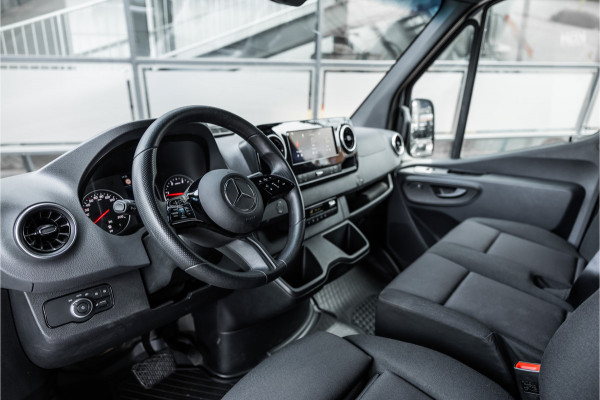 Mercedes-Benz Sprinter 317 1.9 CDI L2H2 | AMG | LED | CarPlay | Camera | Navigatie | Stoelverwarming | Cruise control | Dealer onderhouden | Lederen bekleding | Nieuwe APK | 12 maanden garantie | L2H2