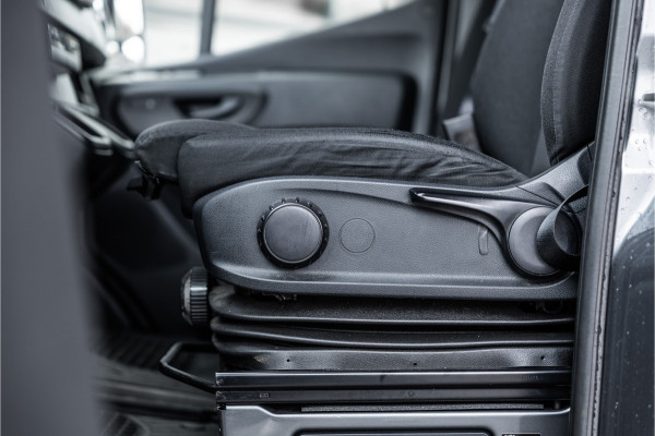 Mercedes-Benz Sprinter 317 1.9 CDI L2H2 | AMG | LED | CarPlay | Camera | Navigatie | Stoelverwarming | Cruise control | Dealer onderhouden | Lederen bekleding | Nieuwe APK | 12 maanden garantie | L2H2