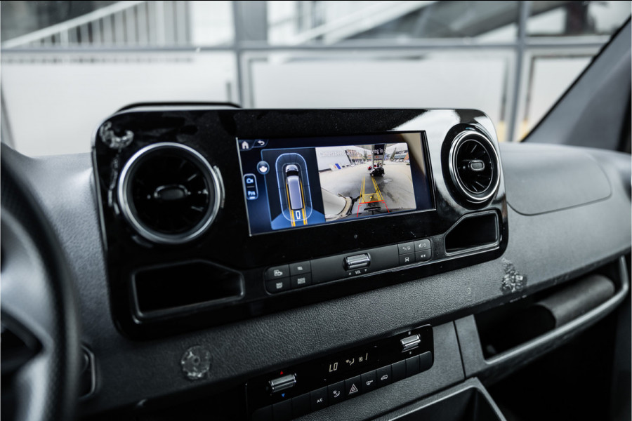 Mercedes-Benz Sprinter 317 1.9 CDI L2H2 | AMG | LED | CarPlay | Camera | Navigatie | Stoelverwarming | Cruise control | Dealer onderhouden | Lederen bekleding | Nieuwe APK | 12 maanden garantie | L2H2