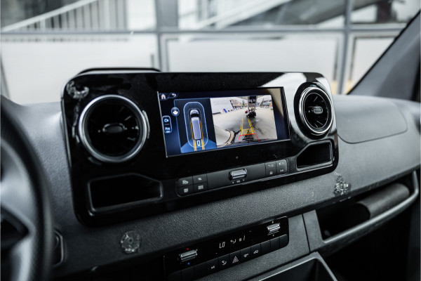 Mercedes-Benz Sprinter 317 1.9 CDI L2H2 | AMG | LED | CarPlay | Camera | Navigatie | Stoelverwarming | Cruise control | Dealer onderhouden | Lederen bekleding | Nieuwe APK | 12 maanden garantie | L2H2
