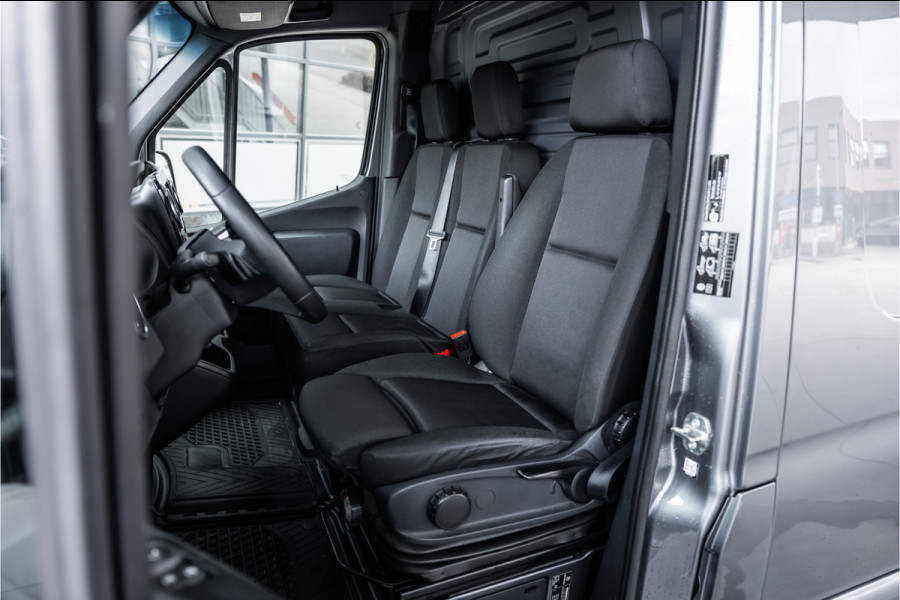 Mercedes-Benz Sprinter 317 1.9 CDI L2H2 | AMG | LED | CarPlay | Camera | Navigatie | Stoelverwarming | Cruise control | Dealer onderhouden | Lederen bekleding | Nieuwe APK | 12 maanden garantie | L2H2