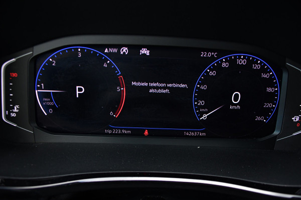 Volkswagen Transporter 2.0 TDI L2H1 30 DC Bulli Black Edition Adaptieve Cruise, Virtual, Camera, Carplay, Stoelverwarming, LED, 2 x Schuifdeur, Automaat, Trekhaak, Sensoren, Uniek!