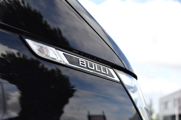 Volkswagen Transporter 2.0 TDI L2H1 30 DC Bulli Black Edition Adaptieve Cruise, Virtual, Camera, Carplay, Stoelverwarming, LED, 2 x Schuifdeur, Automaat, Trekhaak, Sensoren, Uniek!