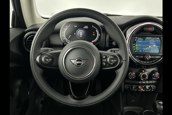 MINI Cooper 3-Drs 1.5 Essential Facelift Digital Cockpit/Carplay/Navi/Keyless entry/Park.sens