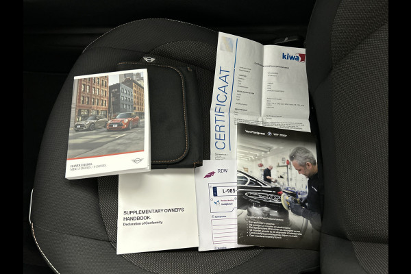 MINI Cooper 3-Drs 1.5 Essential Facelift Digital Cockpit/Carplay/Navi/Keyless entry/Park.sens