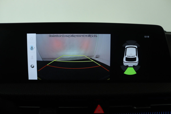 Kia Ev6 Plus Advanced 77.4 kWh (PANORAMADAK, STUUR-/STOELVERWARMING, SFEERVERLICHTING, MERIDIAN, EIGENAAR, MEMORY, AUTOPILOT)