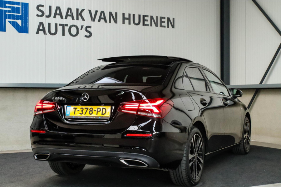 Mercedes-Benz A-Klasse 250 e Limousine Launch Sport Edition 8G Automaat 218pk! 1e|Panoramadak|Widescreen|LED|Leder|Burmester|Sfeer