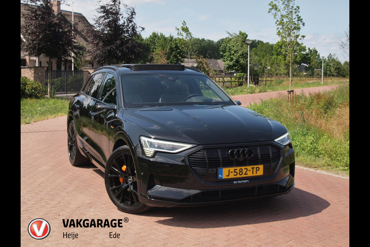 Audi e-tron e-tron 55 quattro 95 kWh | Panoramadak | 360 Camera | Apple Carplay | Bang & Olufsen | Head-Up Display | Trekhaak |
