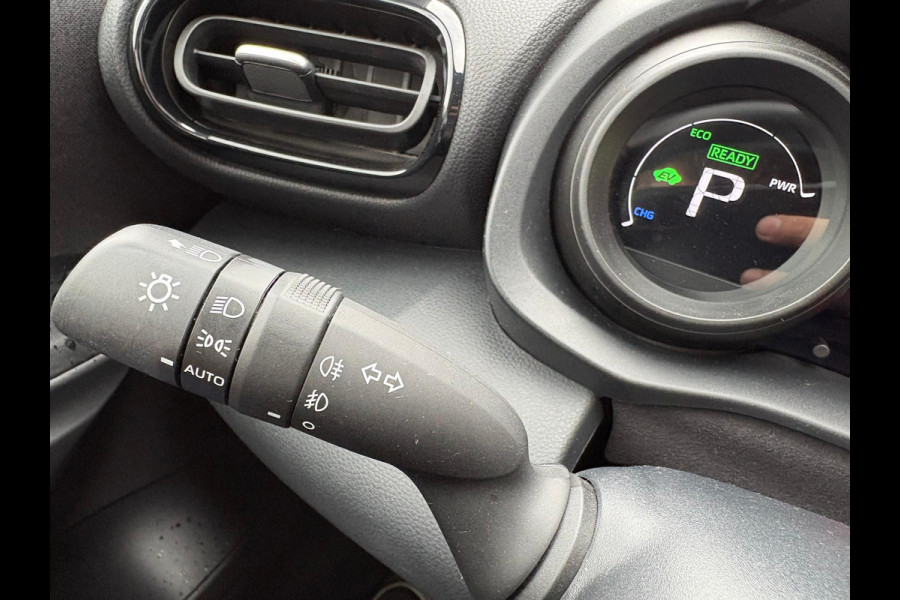 Toyota Yaris 1.5i Full-Hybrid 116PK Dynamic Carplay-android/Camera/Adapt.-cruise/Stoelverwarming