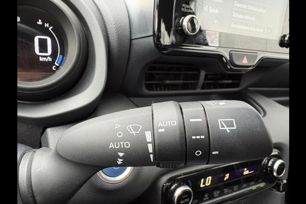 Toyota Yaris 1.5i Full-Hybrid 116PK Dynamic Carplay-android/Camera/Adapt.-cruise/Stoelverwarming