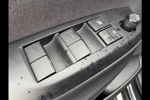 Toyota Yaris 1.5i Full-Hybrid 116PK Dynamic Carplay-android/Camera/Adapt.-cruise/Stoelverwarming