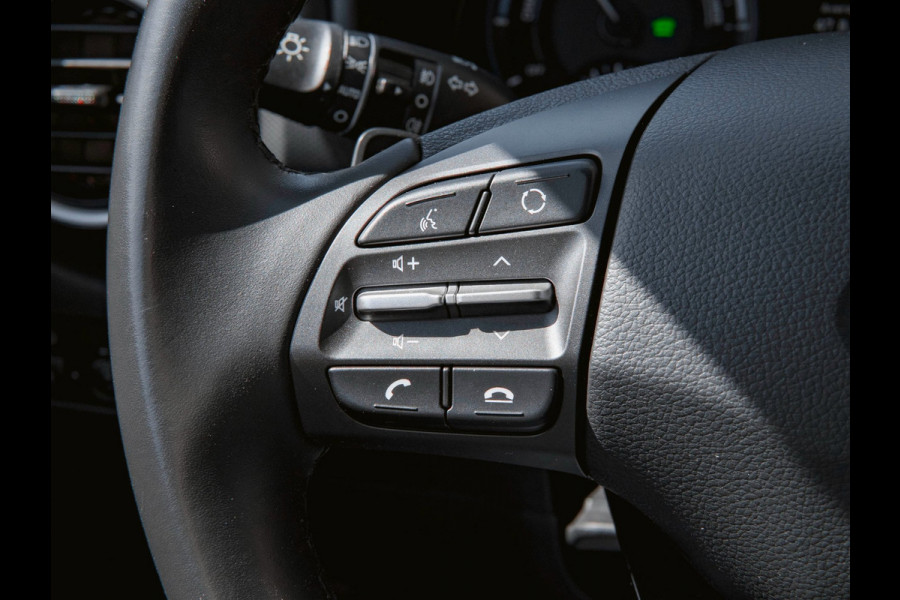 Hyundai Kona 1.6 GDI HEV Fashion | TREKHAAK | CAMERA | HEAD UP | ADAPTIVE | NAP