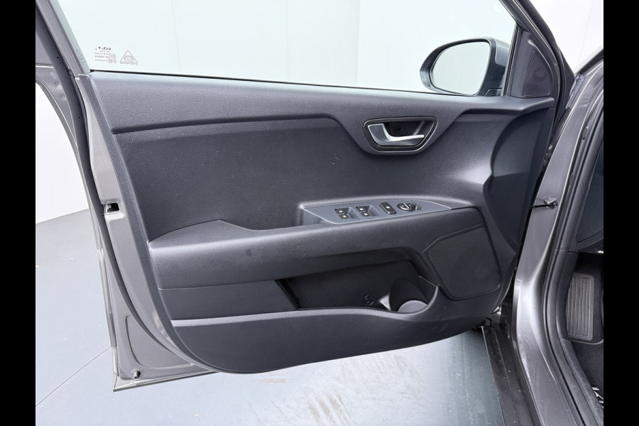 Kia Stonic 1.0 T-GDi MHEV DynamicLine - Apple Carplay/ Android Auto - Cruise Control - Airco - Achteruitrijcamera - - Fabrieksgarantie tot 04-2032