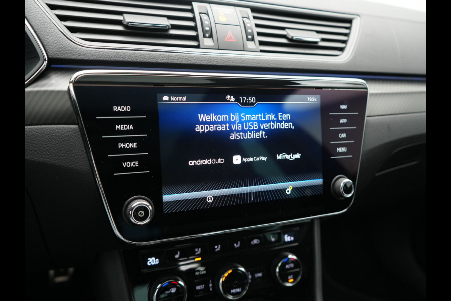 Škoda Superb Combi 1.4 TSI iV Sportline PHEV 218pk Dealer O.H | Panodak | Adaptive Cruise | Camera | Crystal LED | Alcantara Sportstoelen Memory & Verwarmd | Keyless | Apple Carplay | Virtual | Navigatie | DAB | 19"L.M |