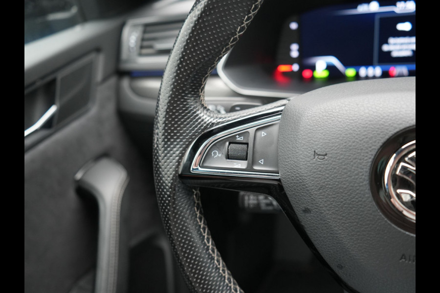 Škoda Superb Combi 1.4 TSI iV Sportline PHEV 218pk Dealer O.H | Panodak | Adaptive Cruise | Camera | Crystal LED | Alcantara Sportstoelen Memory & Verwarmd | Keyless | Apple Carplay | Virtual | Navigatie | DAB | 19"L.M |