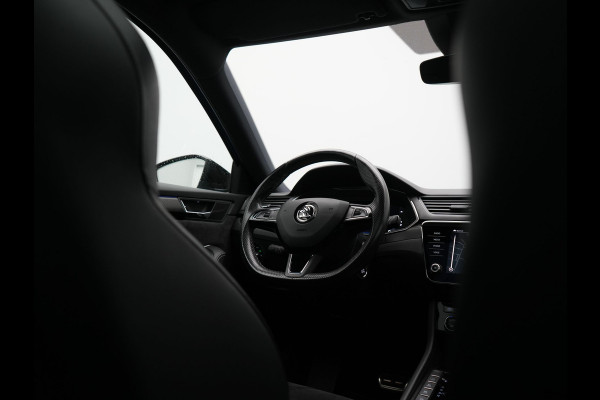 Škoda Superb Combi 1.4 TSI iV Sportline PHEV 218pk Dealer O.H | Panodak | Adaptive Cruise | Camera | Crystal LED | Alcantara Sportstoelen Memory & Verwarmd | Keyless | Apple Carplay | Virtual | Navigatie | DAB | 19"L.M |