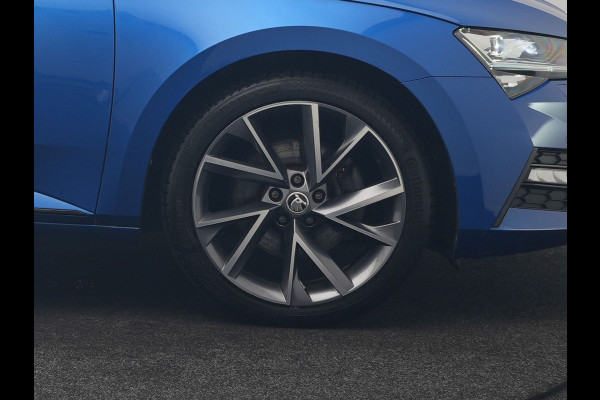 Škoda Superb Combi 1.4 TSI iV Sportline PHEV 218pk Dealer O.H | Panodak | Adaptive Cruise | Camera | Crystal LED | Alcantara Sportstoelen Memory & Verwarmd | Keyless | Apple Carplay | Virtual | Navigatie | DAB | 19"L.M |
