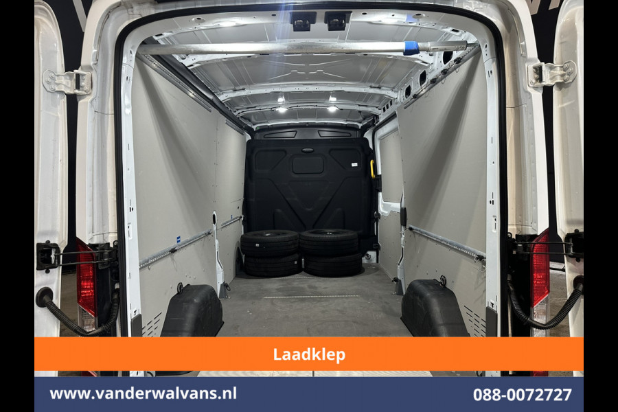 Ford Transit 2.0 TDCI 131pk L3H2 ** Laadklep ** Euro6 Airco | Camera | Navigatie | Apple Carplay | Adaptieve Cruisecontrol Android Auto, Parkeersensoren, Verwarmde voorruit, Stoelverwarming, Bijrijdersbank