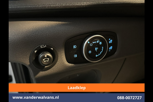 Ford Transit 2.0 TDCI 131pk L3H2 ** Laadklep ** Euro6 Airco | Camera | Navigatie | Apple Carplay | Adaptieve Cruisecontrol Android Auto, Parkeersensoren, Verwarmde voorruit, Stoelverwarming, Bijrijdersbank