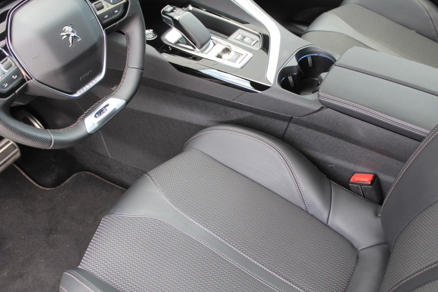 Peugeot 3008 1.6 HYbrid 225 GT 96% SOH | Panoramadak | Led | Navigatie | Winterpack