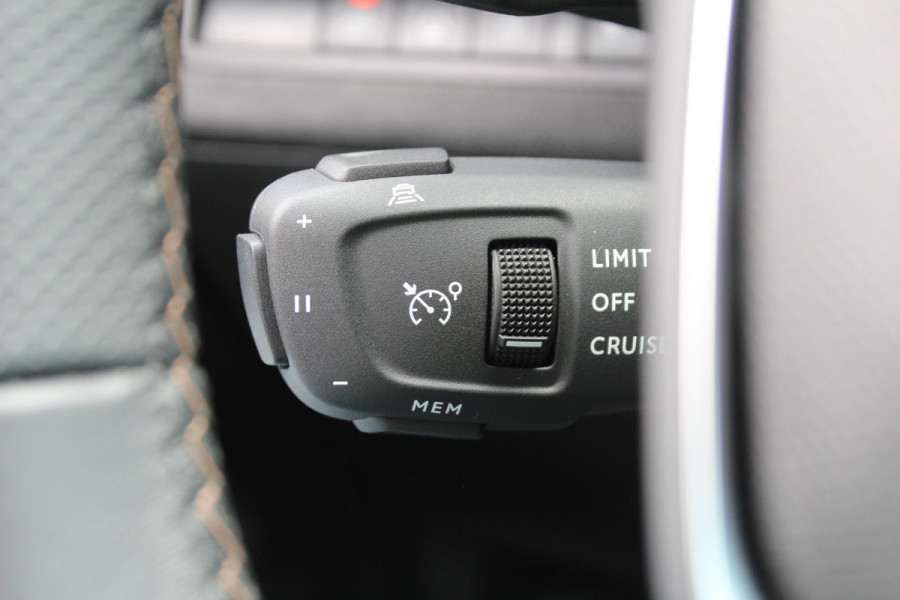 Peugeot 3008 1.6 HYbrid 225 GT 96% SOH | Panoramadak | Led | Navigatie | Winterpack
