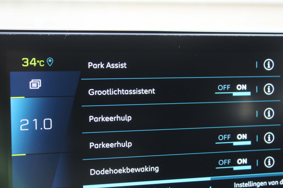 Peugeot 3008 1.6 HYbrid 225 GT 96% SOH | Panoramadak | Led | Navigatie | Winterpack