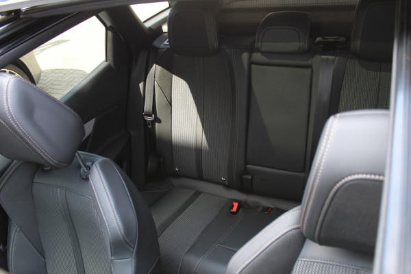 Peugeot 3008 1.6 HYbrid 225 GT 96% SOH | Panoramadak | Led | Navigatie | Winterpack