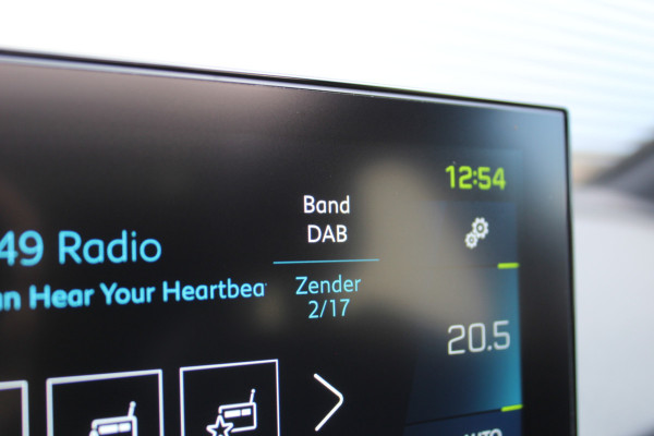 Peugeot 3008 1.6 HYbrid 225 GT 96% SOH | Panoramadak | Led | Navigatie | Winterpack