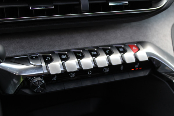 Peugeot 3008 1.6 HYbrid 225 GT 96% SOH | Panoramadak | Led | Navigatie | Winterpack