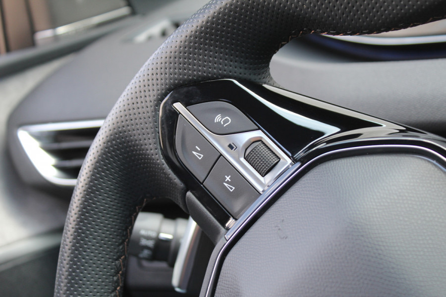 Peugeot 3008 1.6 HYbrid 225 GT 96% SOH | Panoramadak | Led | Navigatie | Winterpack
