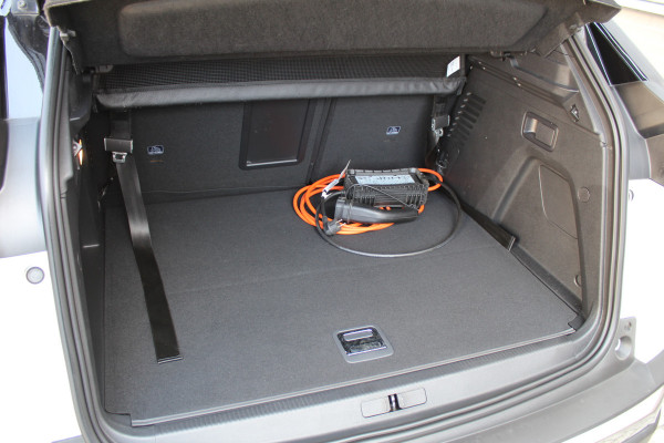 Peugeot 3008 1.6 HYbrid 225 GT 96% SOH | Panoramadak | Led | Navigatie | Winterpack