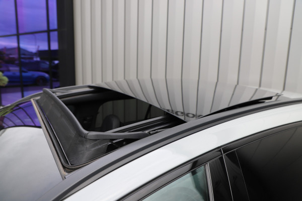 Mercedes-Benz E-Klasse Estate 300e AMG | 313PK | Luchtvering | Massage | Head-up | Keyless-go | Burmester 4D | Stoelkoeling | Digital-light | Air-balan