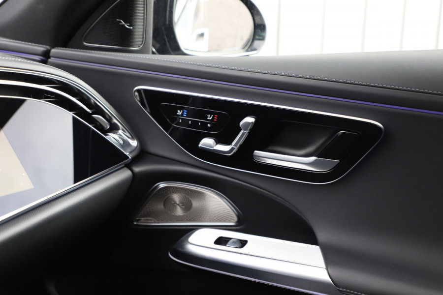 Mercedes-Benz E-Klasse Estate 300e AMG | 313PK | Luchtvering | Massage | Head-up | Keyless-go | Burmester 4D | Stoelkoeling | Digital-light | Air-balan