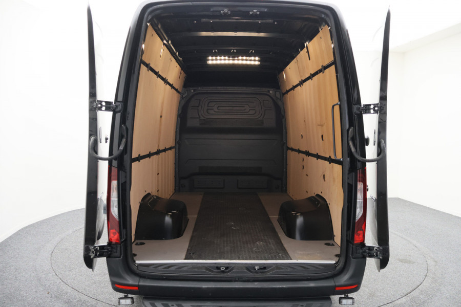 Mercedes-Benz Sprinter 519 CDI Automaat L2H2 Leer, LED, 360 camera, ACC, Trekhaak, Airco, Dubbel lucht, N1