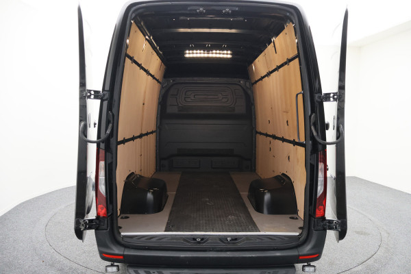 Mercedes-Benz Sprinter 519 CDI Automaat L2H2 Leer, LED, 360 camera, ACC, Trekhaak, Airco, Dubbel lucht, N1