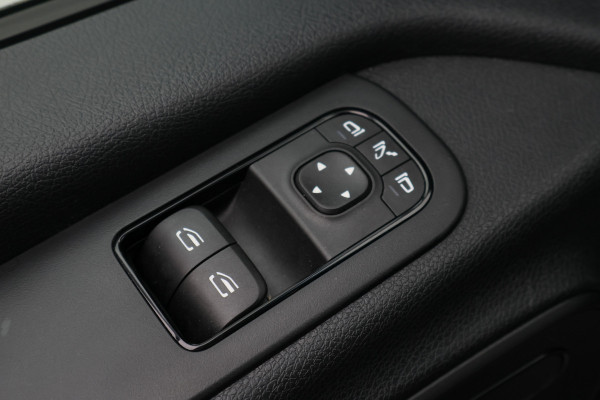 Mercedes-Benz Sprinter 519 CDI Automaat L2H2 Leer, LED, 360 camera, ACC, Trekhaak, Airco, Dubbel lucht, N1