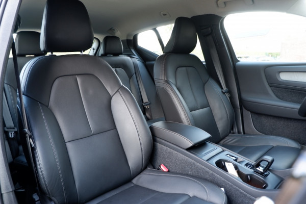 Volvo XC40 2.0 B3 Core Mild-Hybrid / INCL. Fabrieks-garantie / Verkoopklaar