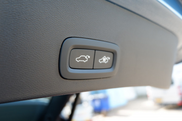 Volvo XC40 2.0 B3 Core Mild-Hybrid / INCL. Fabrieks-garantie / Verkoopklaar