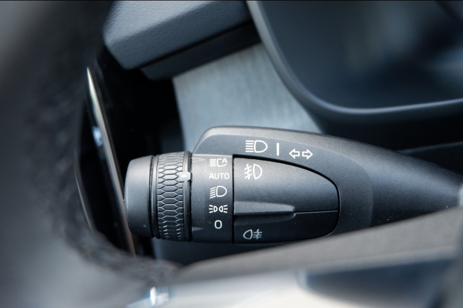 Volvo XC40 2.0 B3 Core Mild-Hybrid / INCL. Fabrieks-garantie / Verkoopklaar