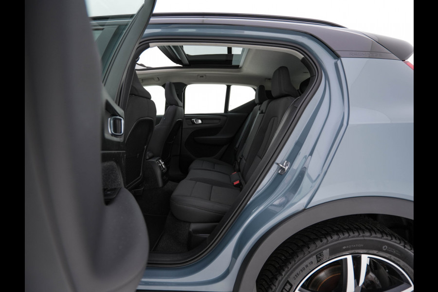 Volvo XC40 1.5 T4 Recharge R-Design Expression {SoH-83%} (Plug-in) (INCL-BTW)  Aut. *PANO | DIGI-COCKPIT | HARMAN/KARDON | BLINDSPOT | KEYLESS | DAB | SPORTSEATS | FULL-LED | NAVI-FULLMAP | CAMERA | ECC | TOWBAR | 18'' ALU*