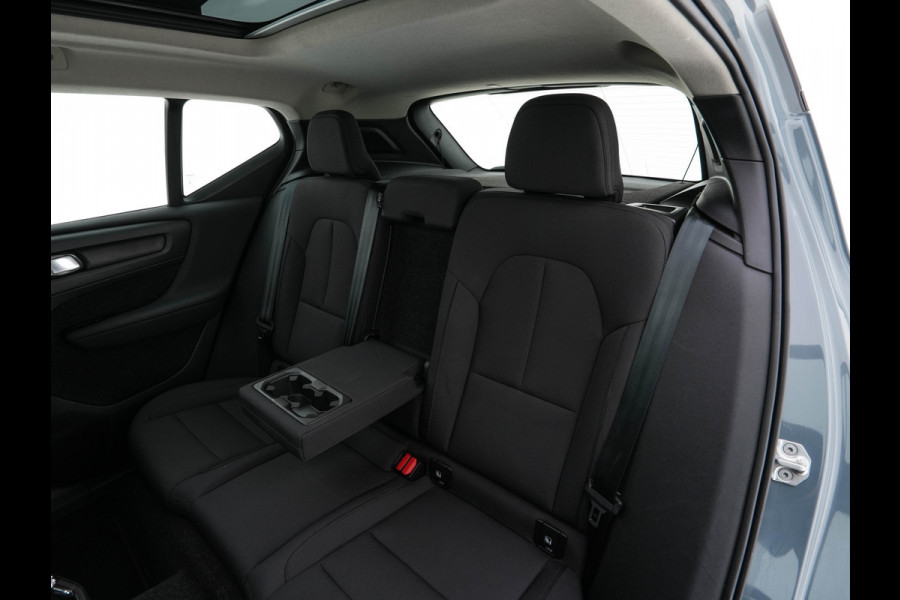 Volvo XC40 1.5 T4 Recharge R-Design Expression {SoH-83%} (Plug-in) (INCL-BTW)  Aut. *PANO | DIGI-COCKPIT | HARMAN/KARDON | BLINDSPOT | KEYLESS | DAB | SPORTSEATS | FULL-LED | NAVI-FULLMAP | CAMERA | ECC | TOWBAR | 18'' ALU*