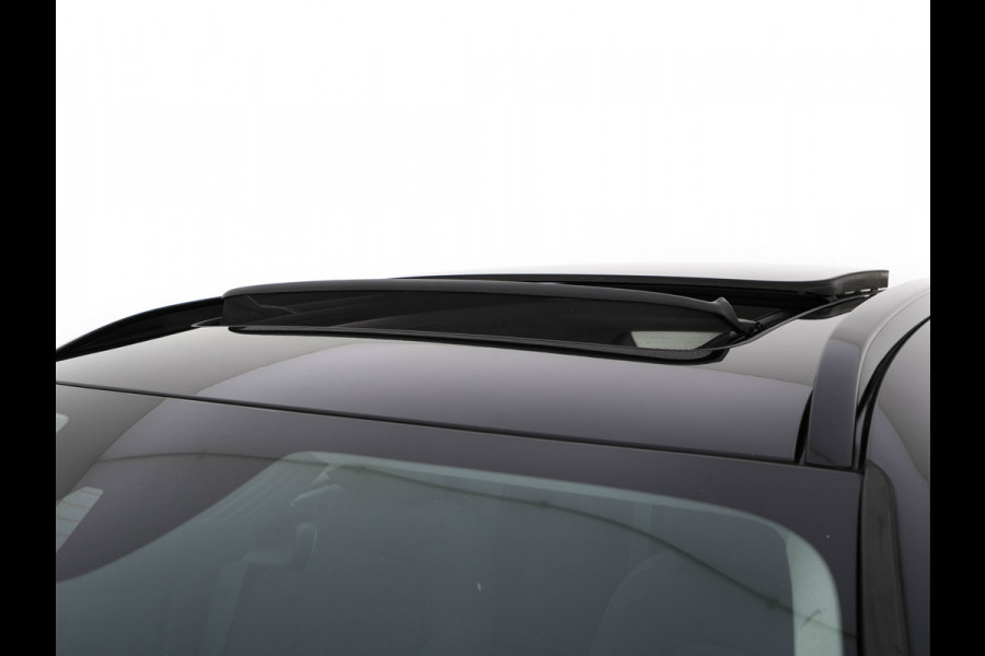 Volvo XC40 1.5 T4 Recharge R-Design Expression {SoH-83%} (Plug-in) (INCL-BTW)  Aut. *PANO | DIGI-COCKPIT | HARMAN/KARDON | BLINDSPOT | KEYLESS | DAB | SPORTSEATS | FULL-LED | NAVI-FULLMAP | CAMERA | ECC | TOWBAR | 18'' ALU*