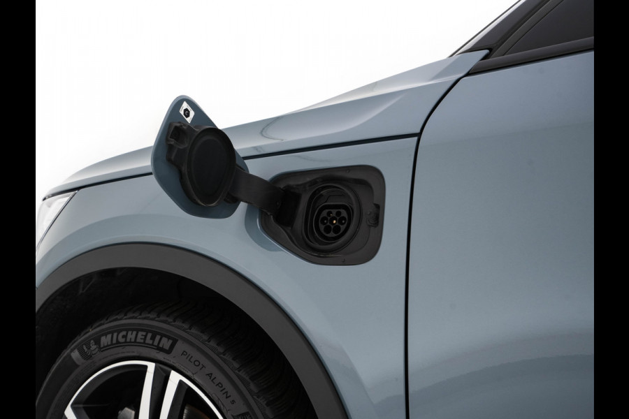 Volvo XC40 1.5 T4 Recharge R-Design Expression {SoH-83%} (Plug-in) (INCL-BTW)  Aut. *PANO | DIGI-COCKPIT | HARMAN/KARDON | BLINDSPOT | KEYLESS | DAB | SPORTSEATS | FULL-LED | NAVI-FULLMAP | CAMERA | ECC | TOWBAR | 18'' ALU*