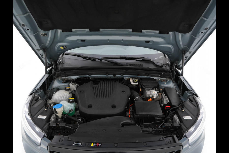 Volvo XC40 1.5 T4 Recharge R-Design Expression {SoH-83%} (Plug-in) (INCL-BTW)  Aut. *PANO | DIGI-COCKPIT | HARMAN/KARDON | BLINDSPOT | KEYLESS | DAB | SPORTSEATS | FULL-LED | NAVI-FULLMAP | CAMERA | ECC | TOWBAR | 18'' ALU*