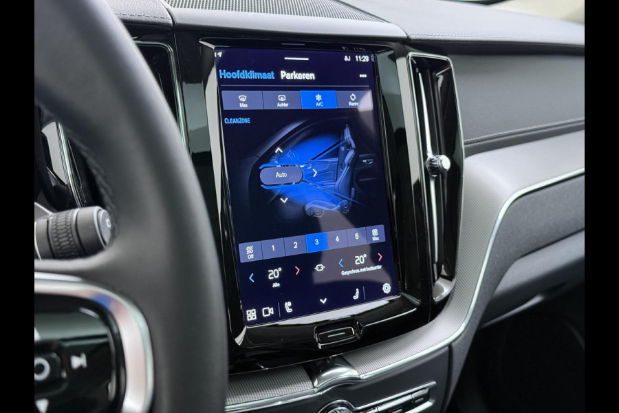 Volvo XC60 2.0 T8 Plug-in hybrid AWD Ultra Dark T8 12 MND. BOVAG GARANTIE | HEAD UP | PANORAMA DAK | ACHTERUITRIJ CAMERA | BOWERS & WILKINS | MEM. SEATS | STOEL+STUUR VERWARMING |