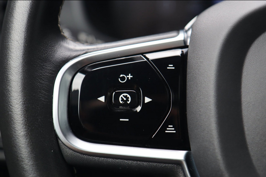 Volvo XC60 2.0 Recharge T8 AWD R-Design / PANO / MEMORY / 360 / HK / KEYLESS