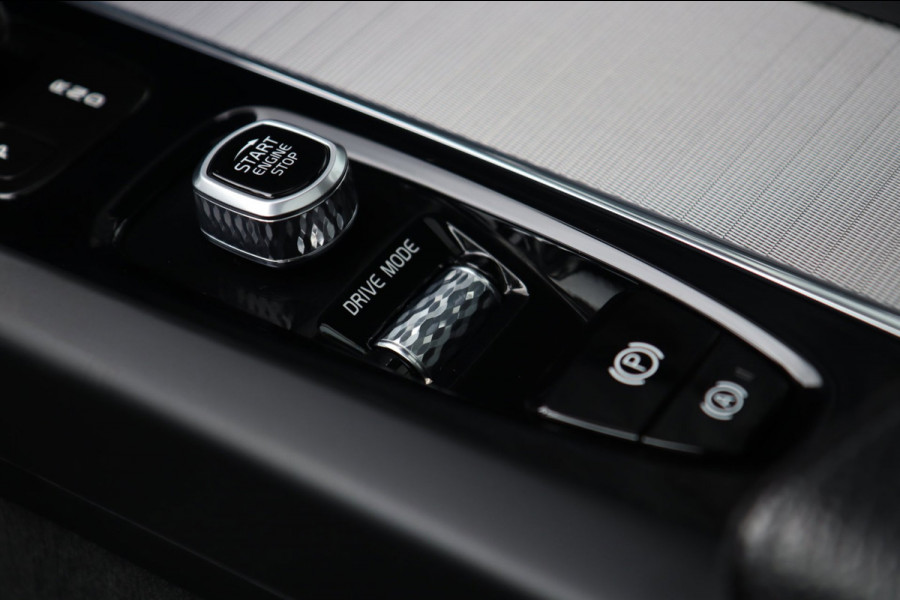 Volvo XC60 2.0 Recharge T8 AWD R-Design / PANO / MEMORY / 360 / HK / KEYLESS